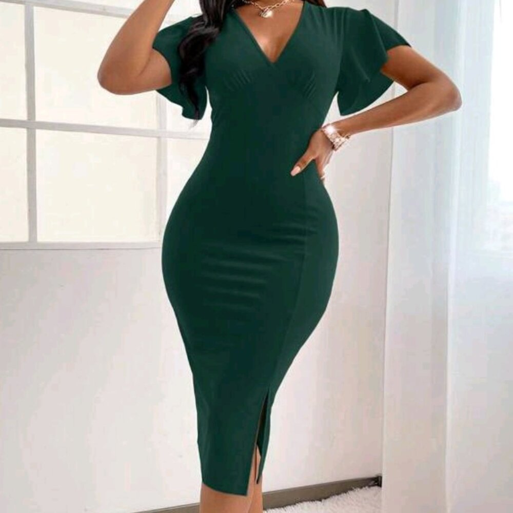 NWOT SHEIN Dark Green Plunging Neckline Bodycon Dress Size 6(M)